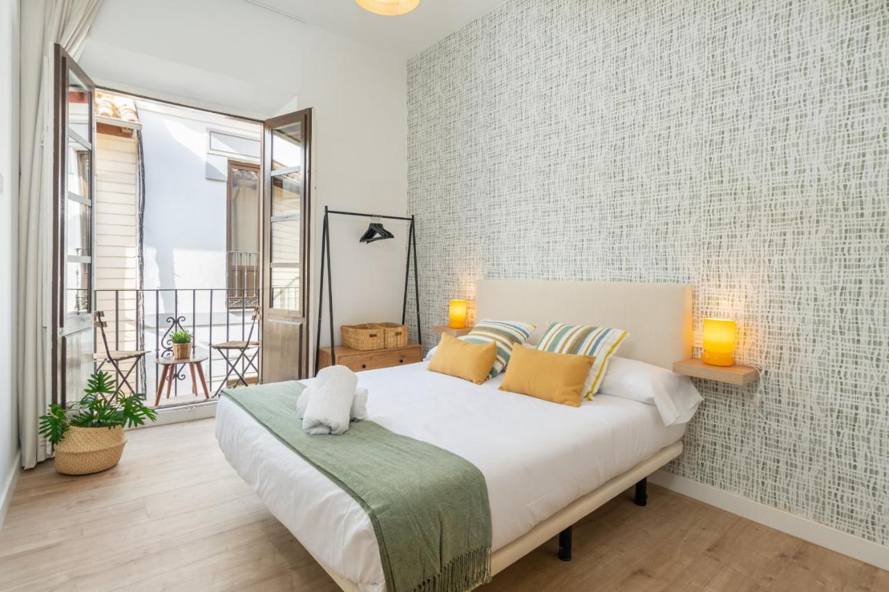 Apartamentos Luna Suites Palacio Dorita Гранада Екстер'єр фото