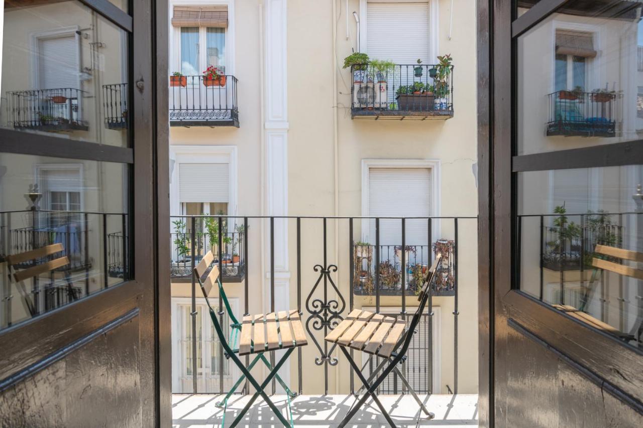 Apartamentos Luna Suites Palacio Dorita Гранада Екстер'єр фото